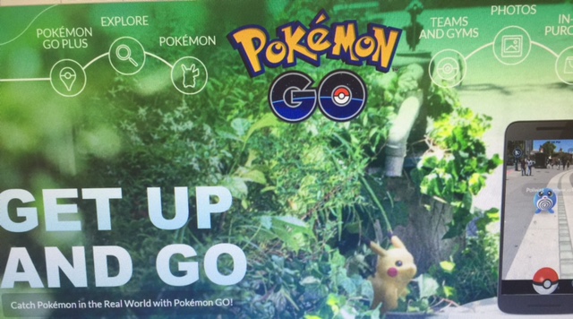 Playing with Pokémon GO｜Pokémon GO Plus + official website