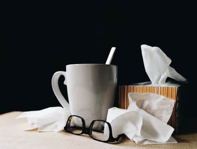 mug-glasses-tissues